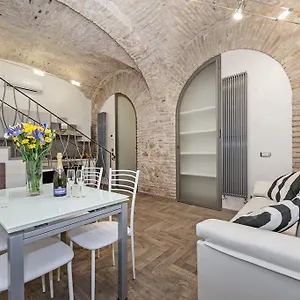 White Flat Rione Monti , Roma Italia